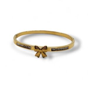 Elegant Gold Bow Bracelet